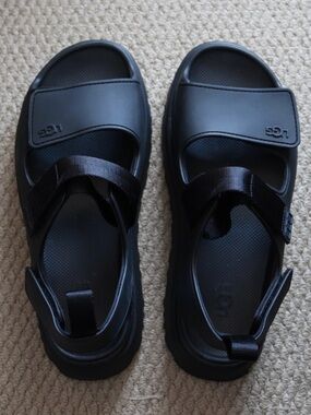 UGG Golden Glow Platform Sandals Black Women’s Size 9